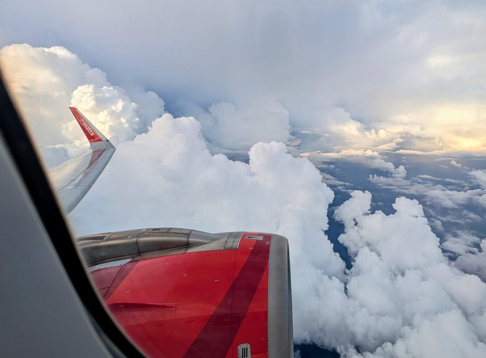 Malta - unbekannt - Nach dem wolkenfreien Start geht es durch die Zuckerwatte.