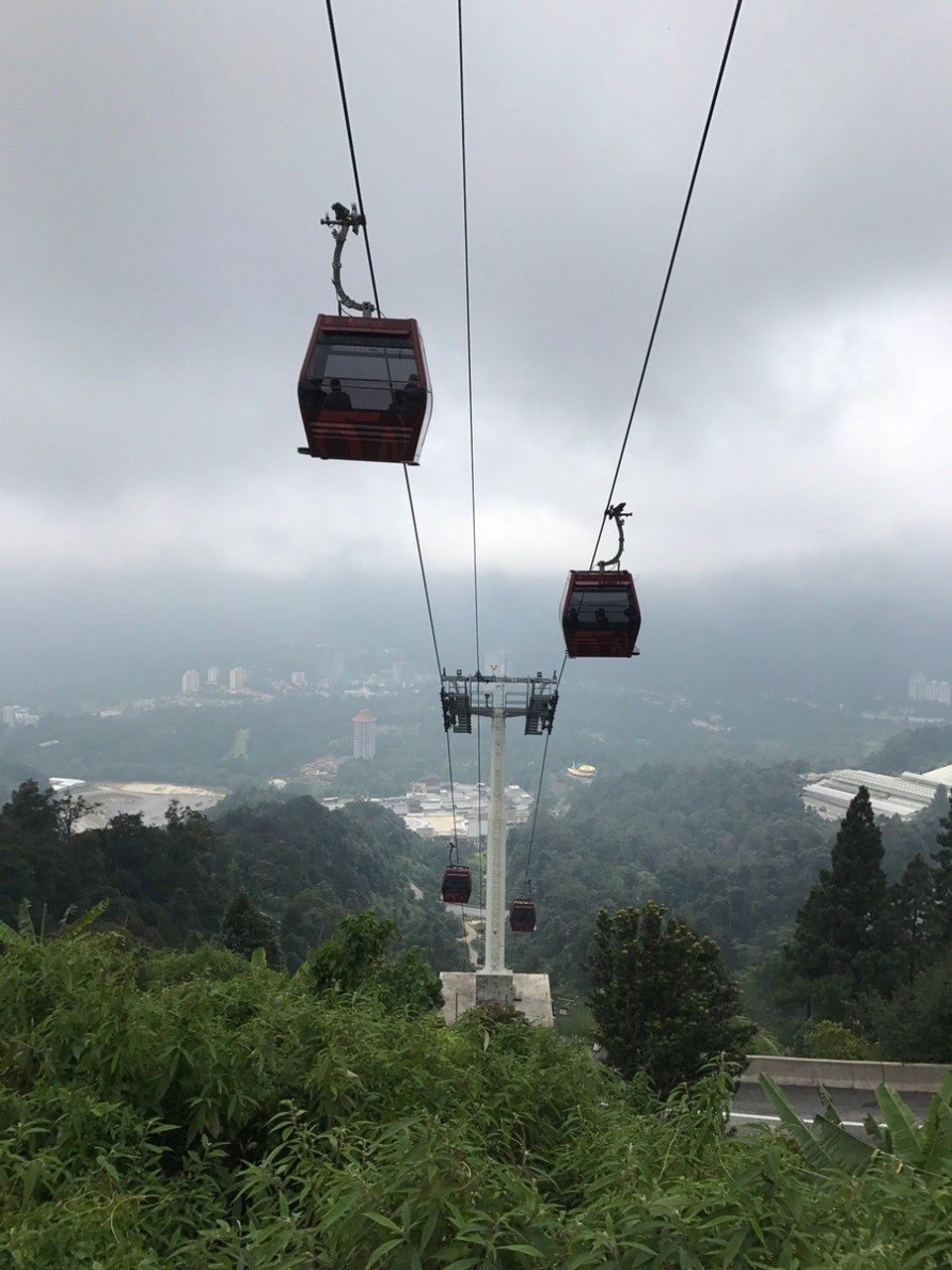 Malaysia -  - Also fiel die Fahrt mit der Cable Car aus, noch ein wenig Shoppen und ab geht es Richtung KL
