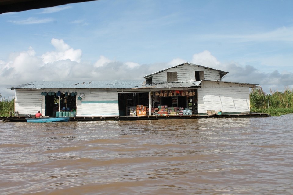 unbekannt - Rio Javari - Laden im Wasser