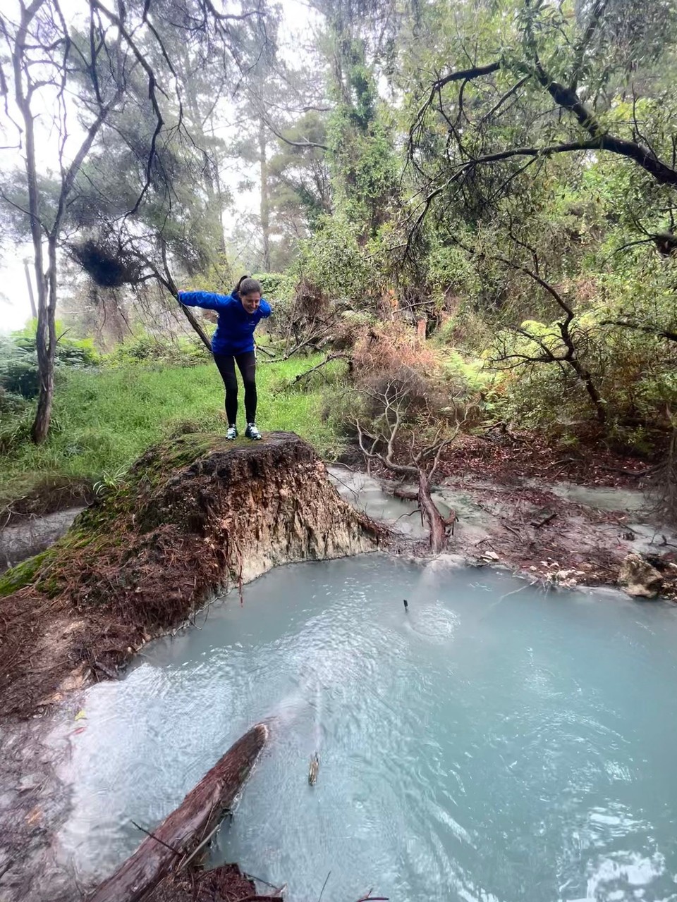 Neuseeland - Tokomaru Bay - Heiße Quelle gefunden, na dann Absprung! Ähm doch lieber nicht, war viel zu heiß 🙈