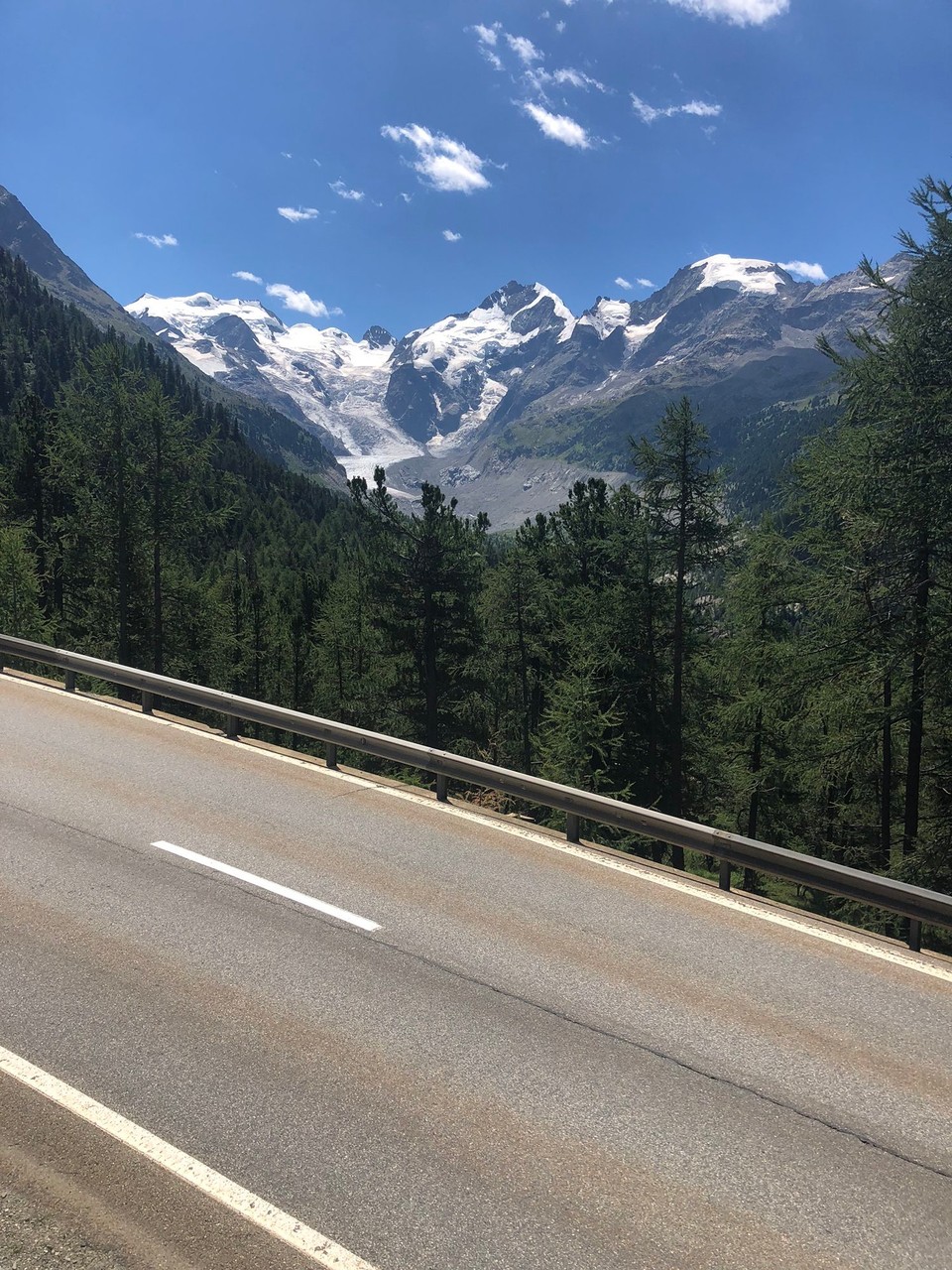 Schweiz - Pontresina - aus dem Zug Blick auf den Pizz Palü und Morteratschgletscher! Einmalig schööööön!!