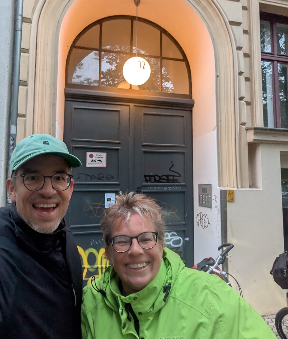 Deutschland - Berlin - Ankunft stolz, gesund und glücklich nach 470,72 km in viereinhalb Tagen. 27,7 Stunden bei oft ungeplantem Gegenwind in Bewegung. 