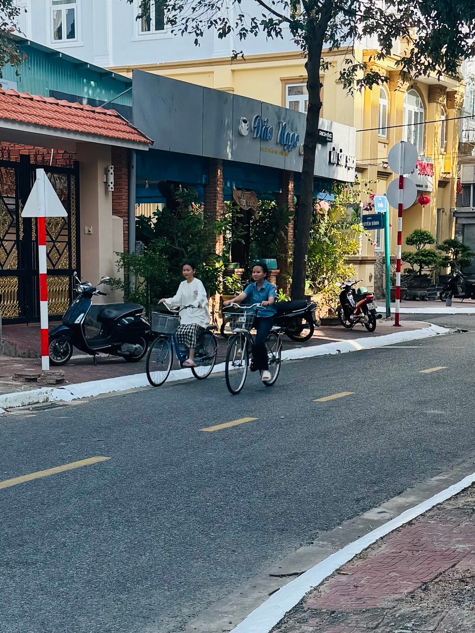 Vietnam - Con Dao - Sleepy Con Dao, people do still cycle occasionally 