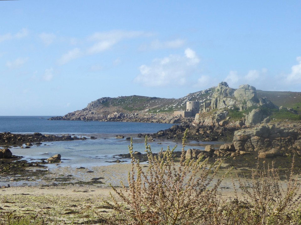 United Kingdom - Isles Of Scilly - Standing on a rocky promontory guarding the anchorage between Bryher and Tresco, this round tower was built after the conquest of the Royalist Scillies in 1651. It is one of the few surviving Cromwellian fortifications in Britain.