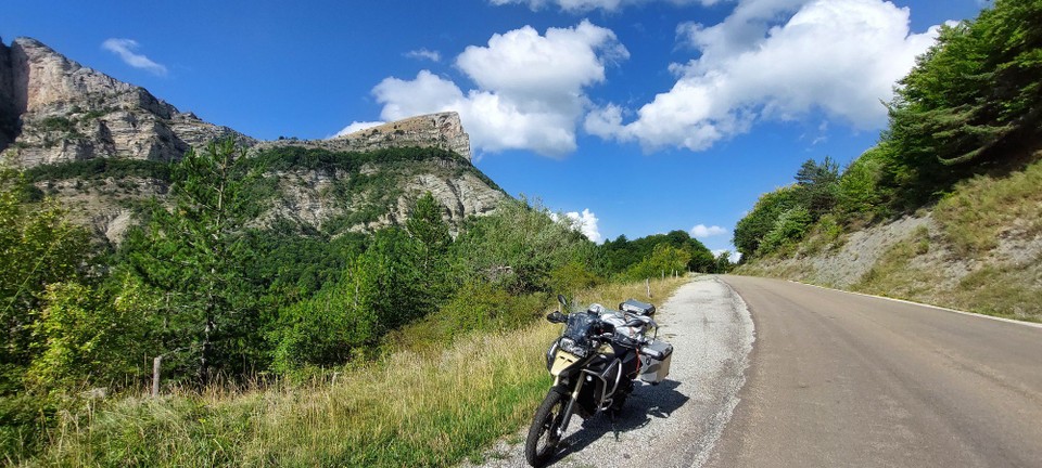 France - Avignon - König-der-Löwen Fels kurz nach dem Col de Rousset