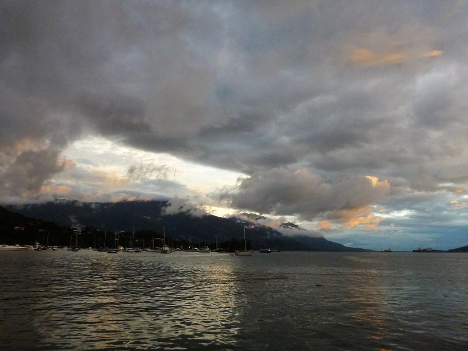 Brasilien - Ilhabela - Abendstimmung an der Tenderstation
