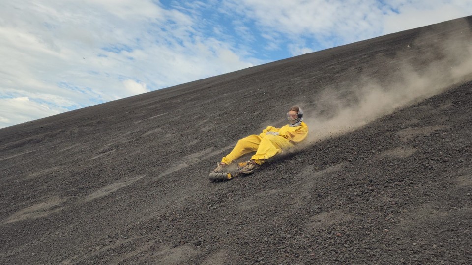 Nicaragua - Larreynaga - … dann heißt es ca. 270 Meter Volcano-Boarding 🏄 