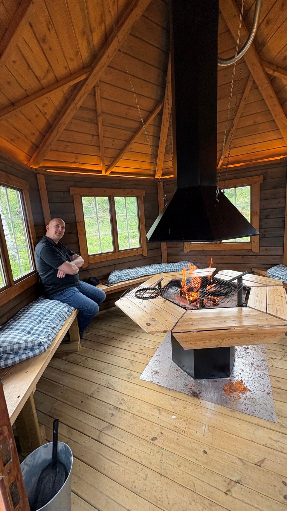 Norwegen - Hatlestrand - Abends in der schönen Grillhütte…zwar ohne Fisch 
