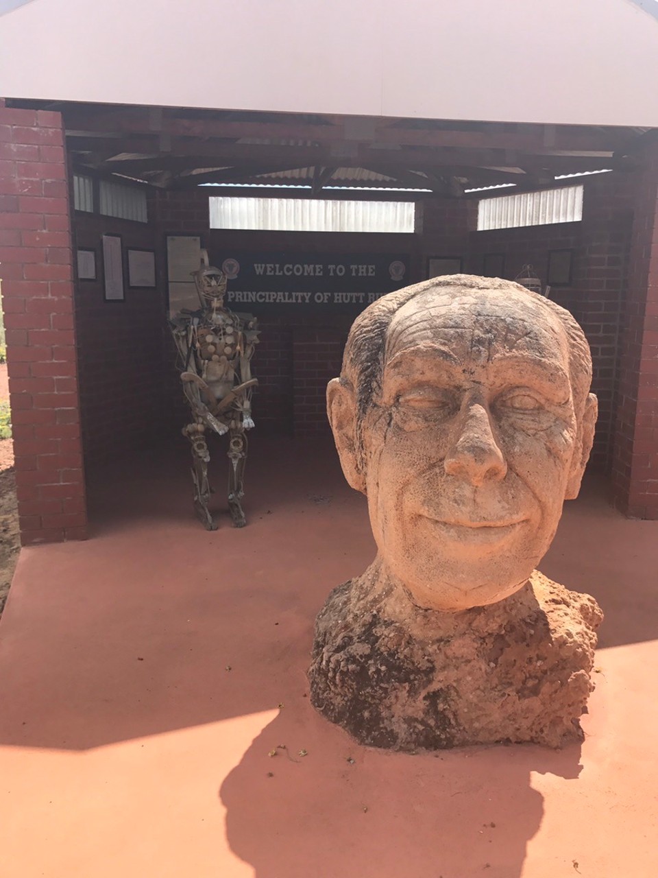  - Australia, Geraldton - Well if I was a prince I would do a big ass sculpture of my head too !!!!