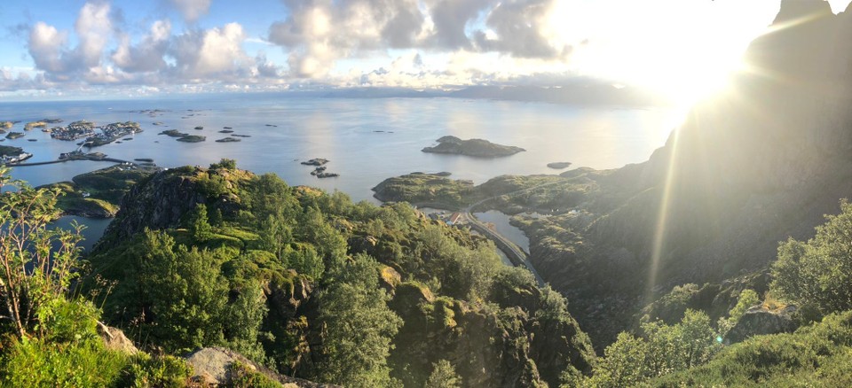 Norwegen - Henningsvær - Ausblick vom Gipfel Heia.