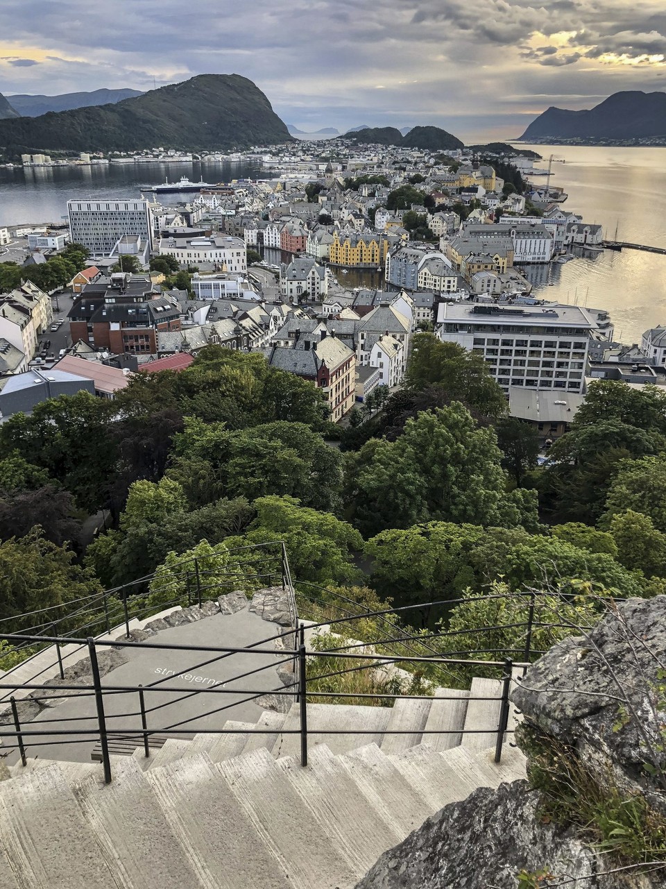 Norwegen - Ålesund - Auf dem Hausberg von Ålesund, dem Aksla