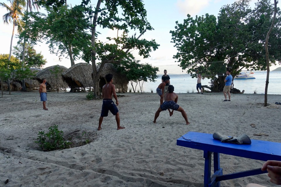 Philippines - El Nido - Volleyball match om kveldene her Fillippines vs the world