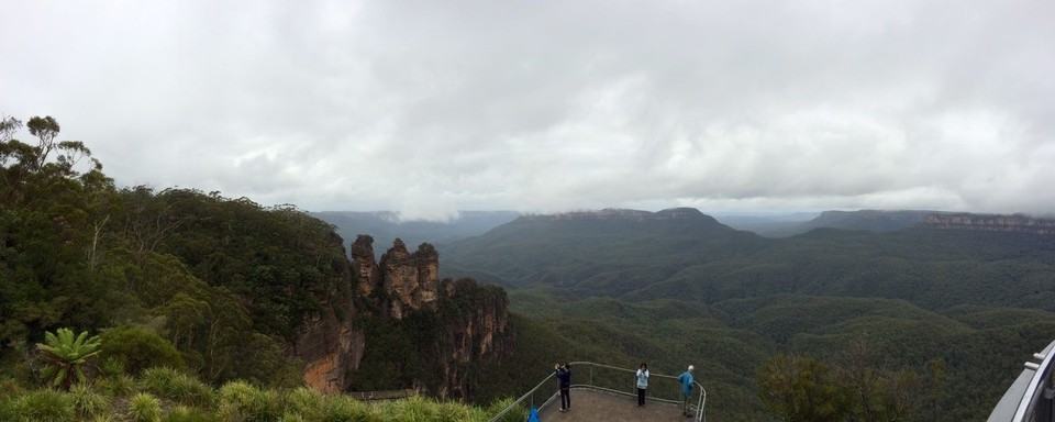 Australia - Katoomba - The famous Three Sisters. 