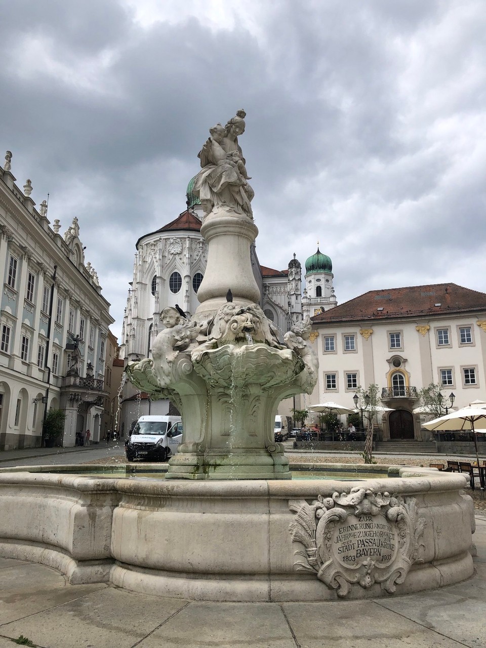 Deutschland - Ruderting - Domplatz Passau