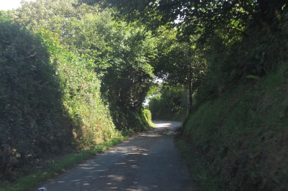 Vereinigtes Königreich - Clovelly - Achtung Gegenverkehr! Engländer lieben hier diese kleinen Landstraßen :)