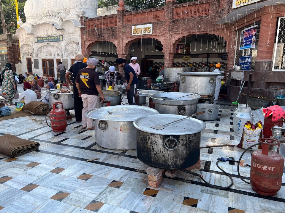 Indien - Amritsar - Töpfe für Masala Tee und Dahl.