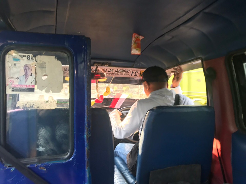 Indonesien - Sukabumi - Dann weiter im Minibus...