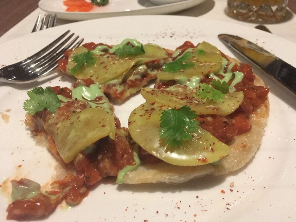 Vereinigte Arabische Emirate - Dubai - Gestern gab es japanische Pizza, und Ente bei Tim Raue 🙈 war unglaublich lecker 