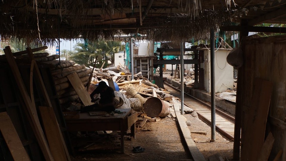 Oman -  - Handwerk in der Werft ….