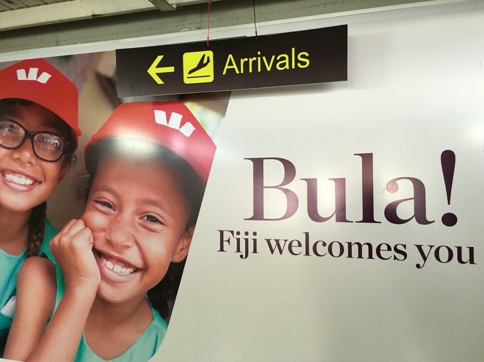 Fiji -  - Ok für alle die je Urlaub machen wollen in Fiji, jetzt aufpassen. Passt ihr auf? Ok. Bula heißt willkommen, hallo, danke, bitte, und ich glaub noch einiges mehr aber wichtig ist nur das ihr euch diese 4 Buchstaben einprägt - BULA 
