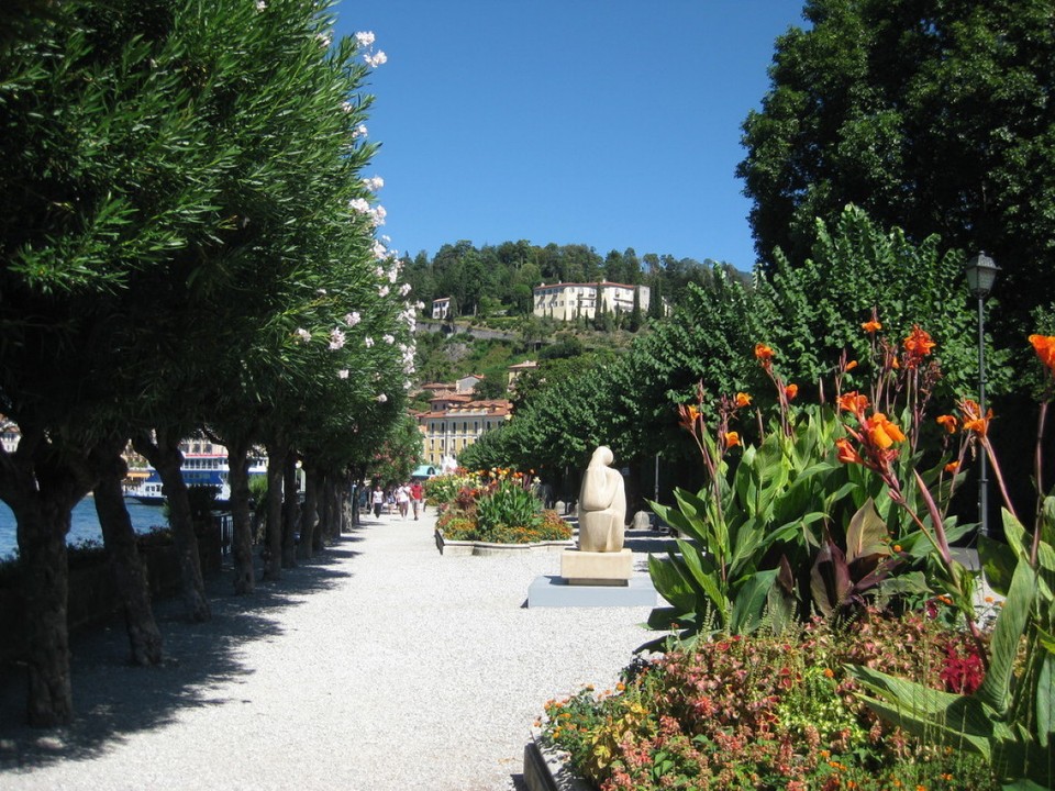 Italy - Lezzeno - Promenade von Bellagio