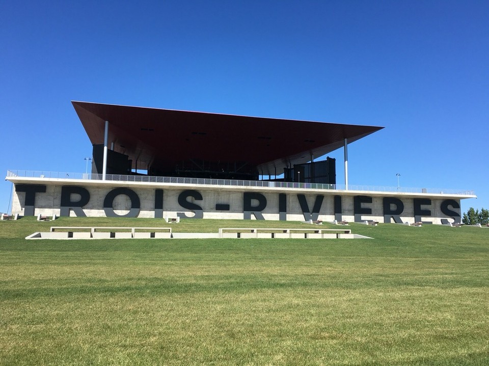 Canada - Trois-Rivières - Jede Stadt und sei sie noch so klein, braucht ein großes Schild, damit man auch weiß, dass man am richtigen Ort ist 