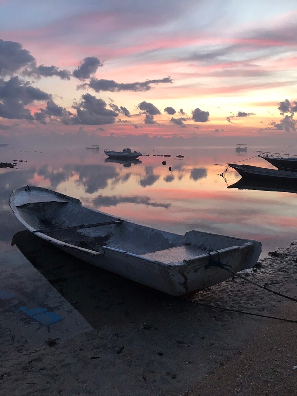 Indonesia - Gianyar - Sunrise at Nusa Lembongan 