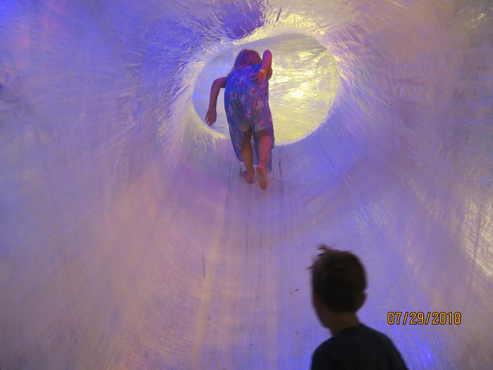 USA - Cleveland - ein Tunnel aus TESA