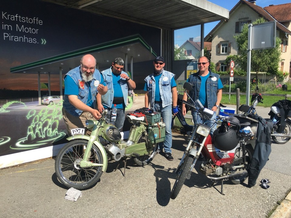 Österreich - Röthis - ... bei Olli ist der Kupplungszug gerissen.😕
