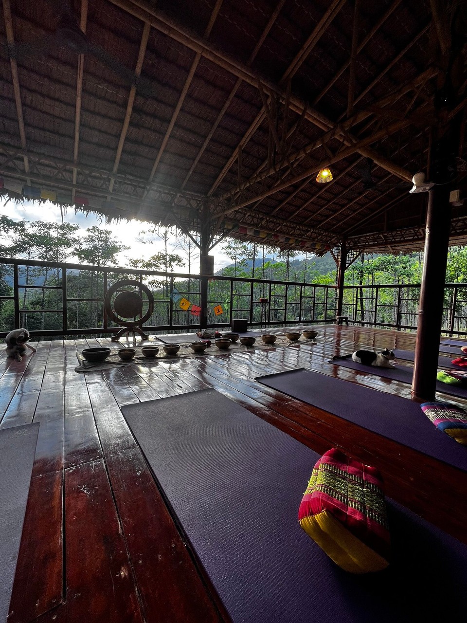 Thailand - Phanom - Sound bath and yoga :)