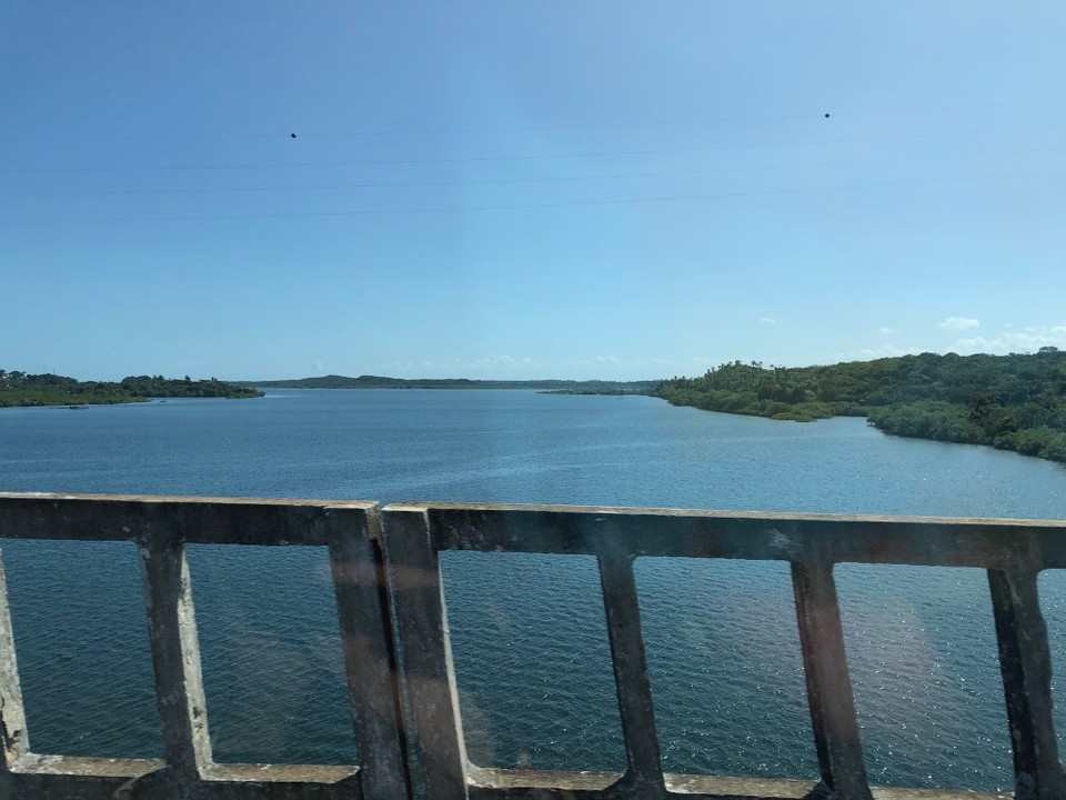 Brasilien - Cairu - Verbindung zum Festland von der Insel kommend
