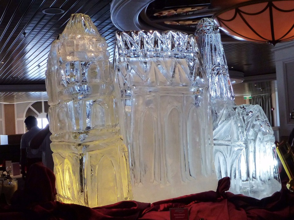  -  - Der Köllner Dom aus Eis