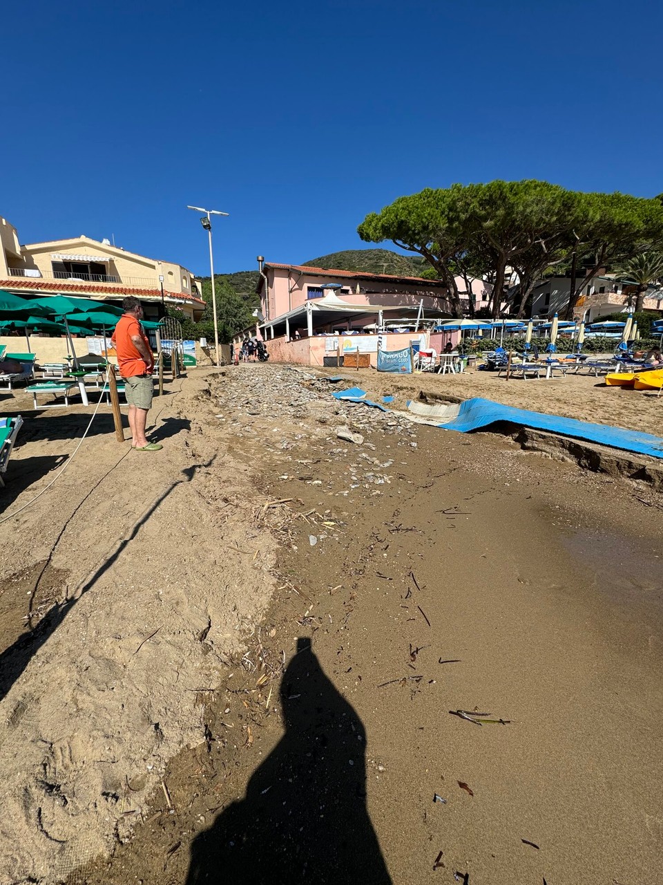 Italien - Portoferraio - Das Unwetter hat den ganzen Strandzugang weggespült