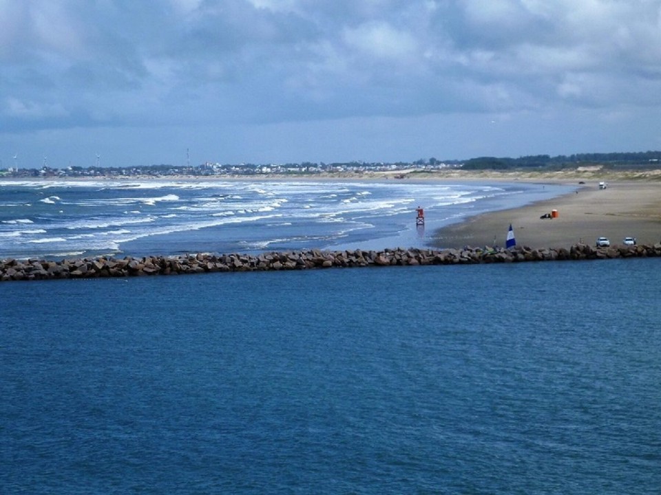 Brasilien - Rio Grande - Einfahrt in die Bucht von Rio Grande do Sul
Vorbei am längsten Sandstrand der Welt, 240 Km lang