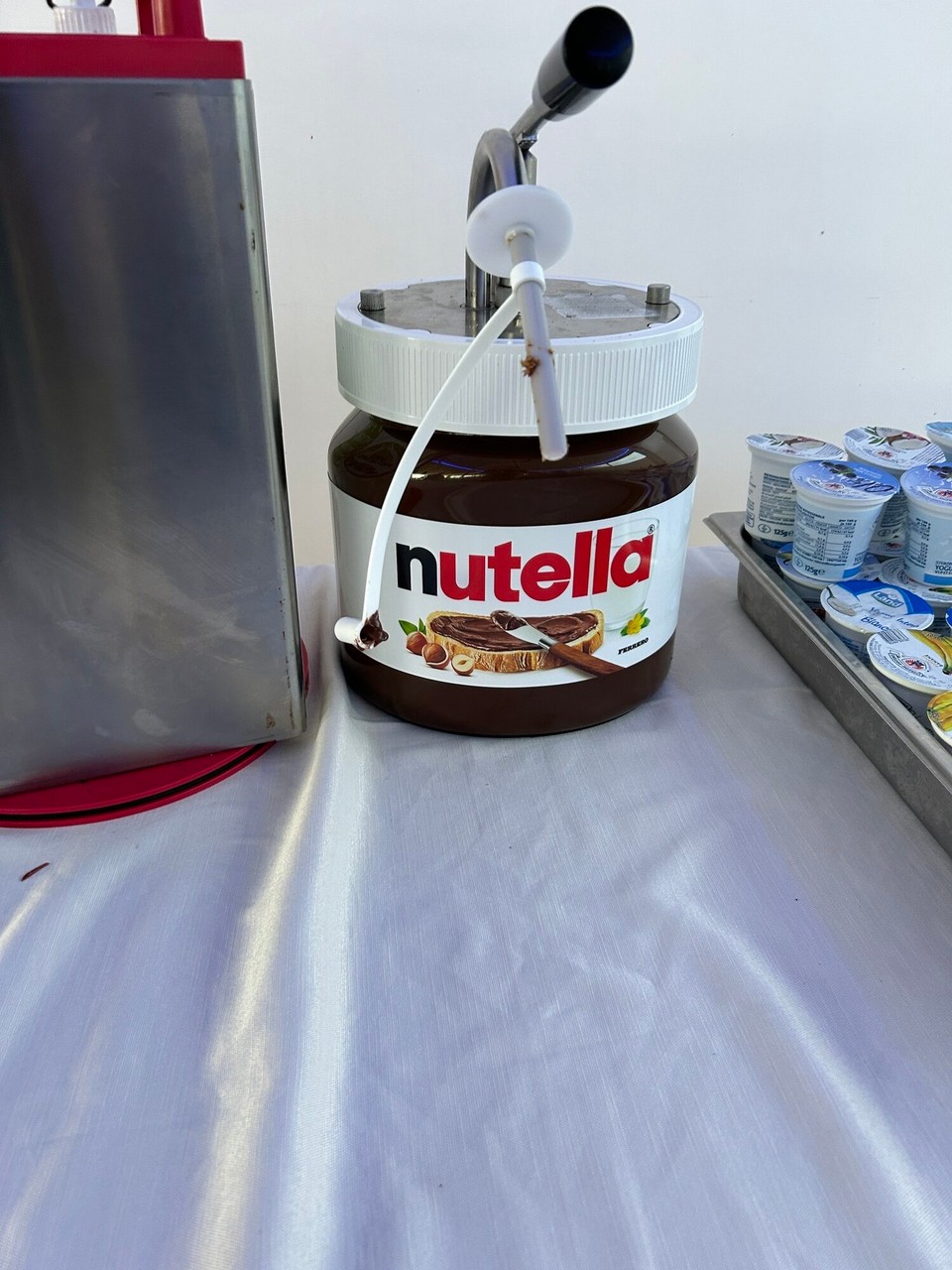 Italien - Tresnuraghes - Das war noch das Beste am Frühstück. Wir haben noch nie so einen riesigen Nutella Behälter gesehen.