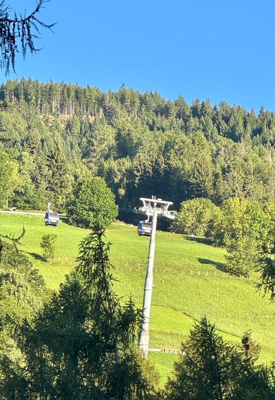Italien - Sterzing - Noch zu früh…. die Gondeln stehen noch still! 