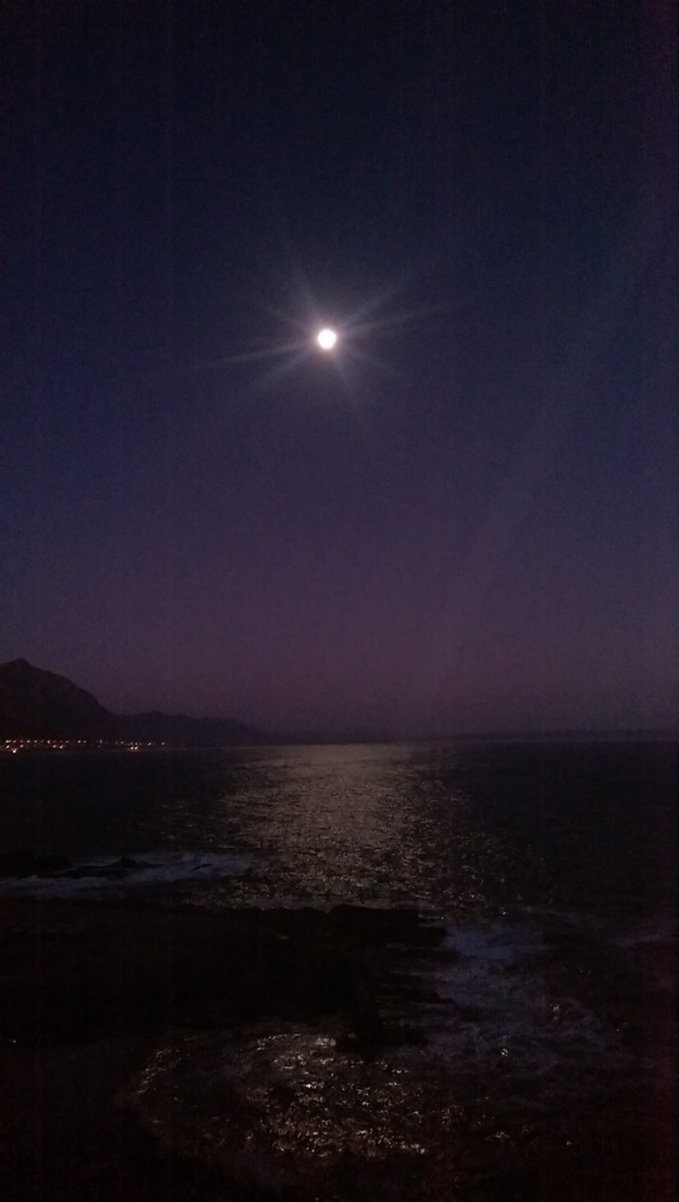 Südafrika - Hermanus - Nein bei wunderschönem Vollmond haben wir Pottwal Sushi essen können. Okay es war doch nur normales Sushi. Am nächsten Tag haben wir nach einer schönen Stadttour unsere Reise weiter fortgesetzt.