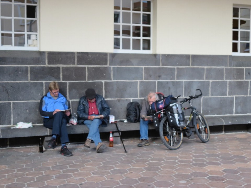 Deutschland - Nibelungenstadt Worms - Reading books is "in"