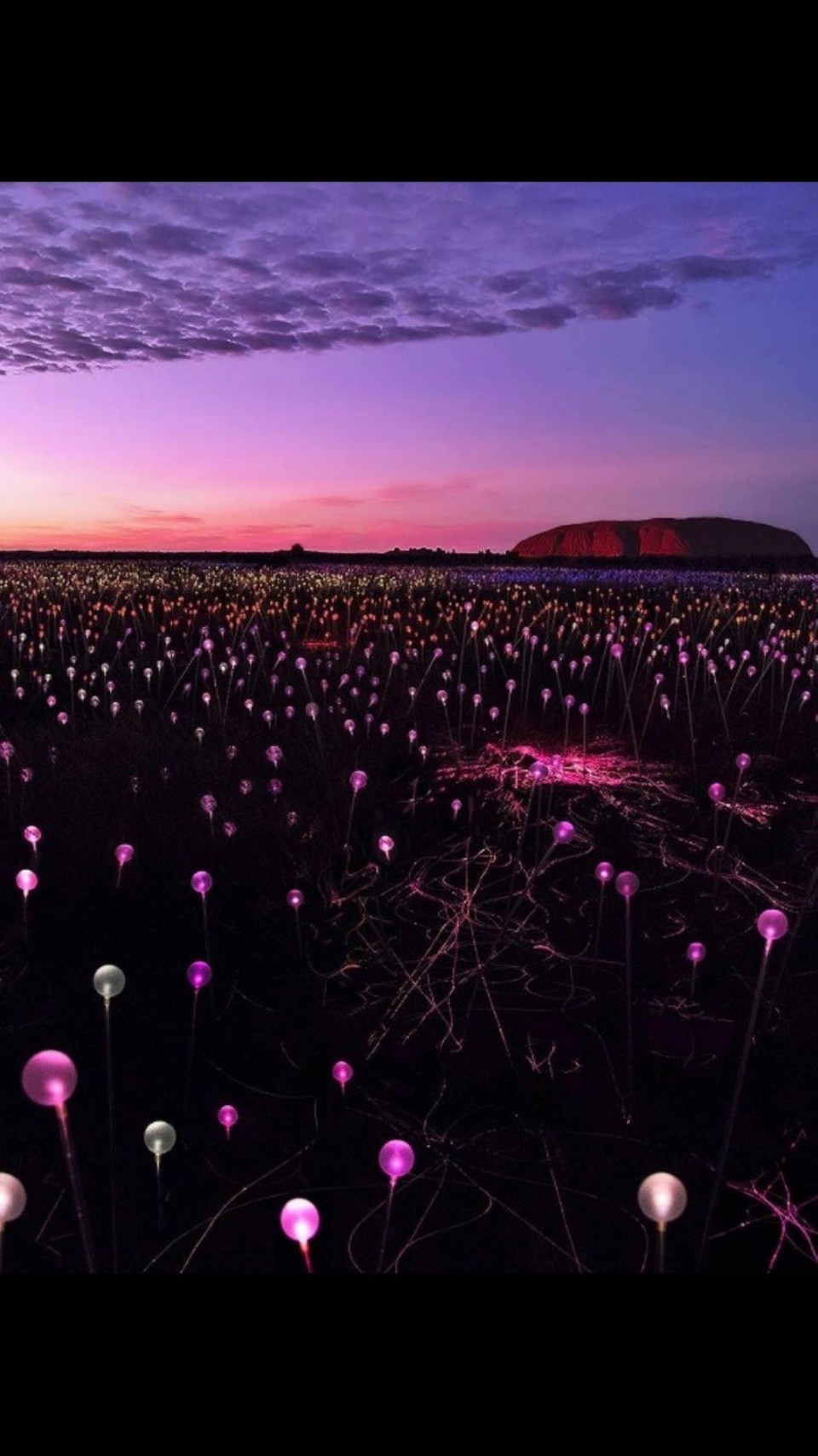 Australia - Yulara - This is a professional photo of how amazing it looks !