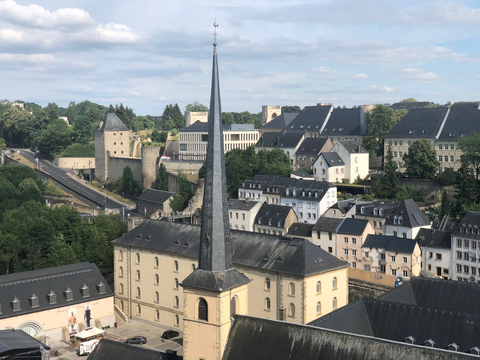 Luxembourg - Luxembourg - Hollow tooth 