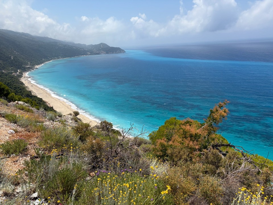 Griechenland - Agios Nikitas - Anschließend ging es immer am Meer entlang zurück zum Hotel.