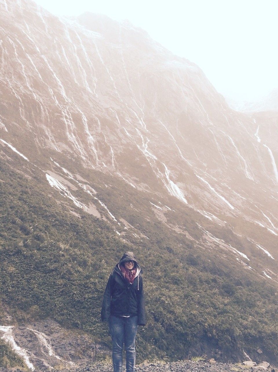 New Zealand - Milford Sound - Jap - es regnet und ich werde nass
Aber schon die Hinfahrt ist es wert 