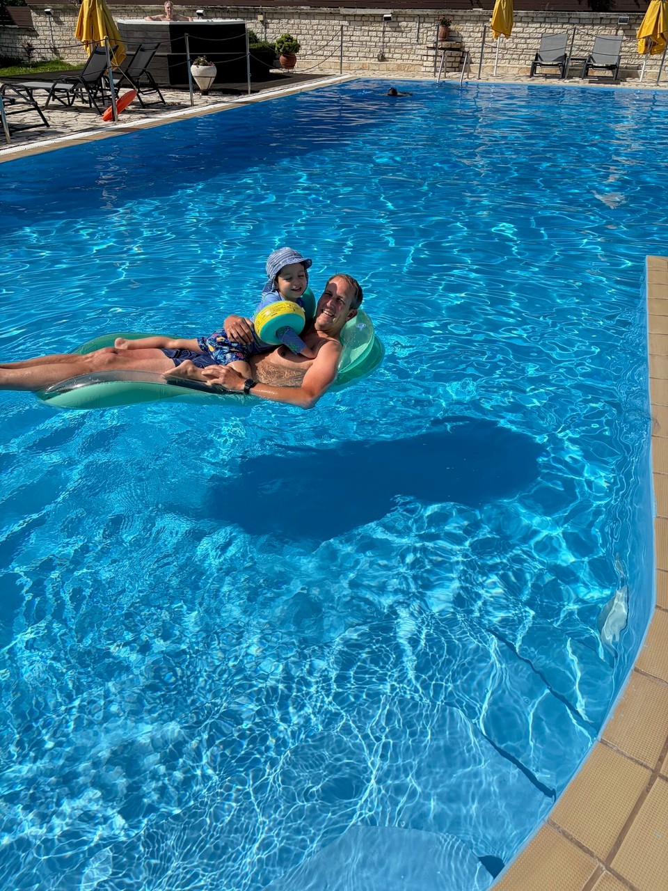 Griechenland - Syvros - Wir haben die Zeit lieber für eine Abkühlung im Pool genutzt.