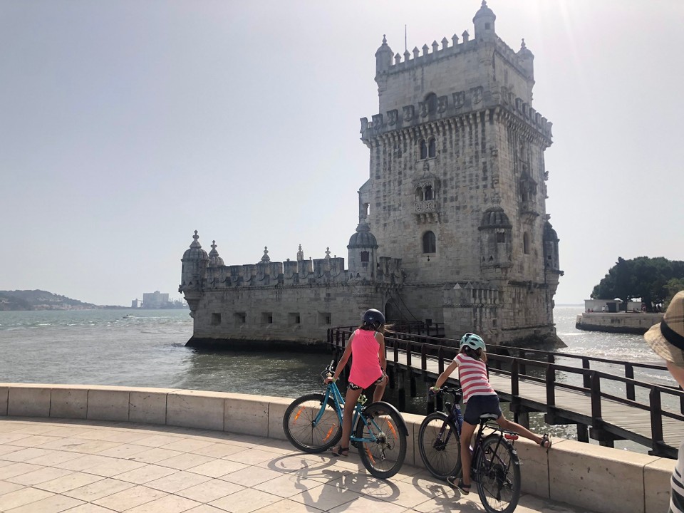 Portugal - Lissabon - … und hier sonst noch irgendetwas, dass Kim und ich gar nicht angeschaut hatten, denn in dem Wasser hatte es Krebse.