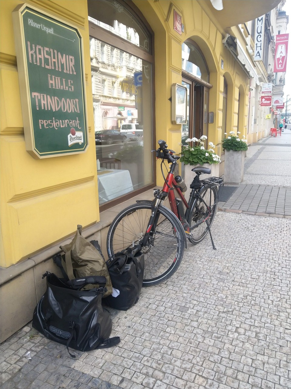 Deutschland - München - Wie man so schön sagt "gestriegelt und gespornt" war ich heute früh bereit zur Abfahrt.