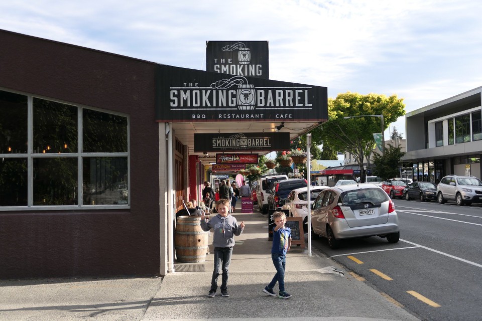 Neuseeland - Motueka - Dinner im Smoking Barrel in Motueka, sehr empfehlenswert!