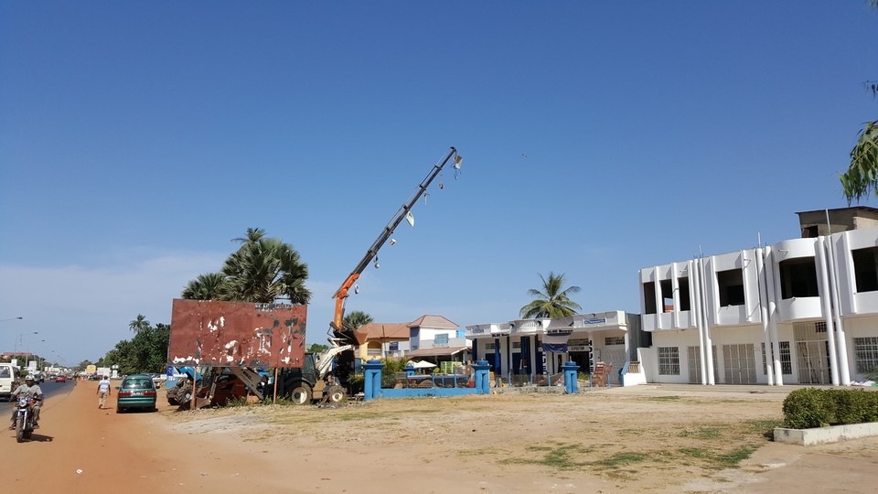 Gambia -  - Eine witzige Art der Werbung.