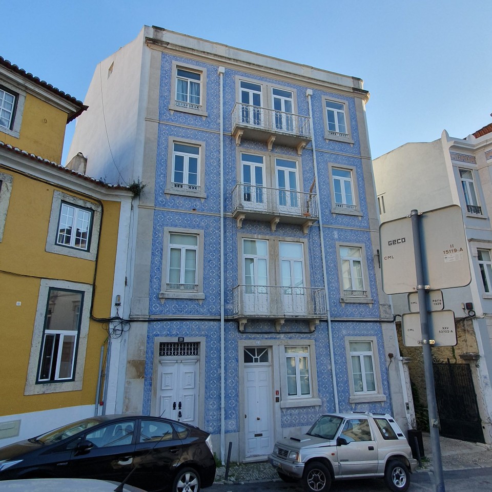 Portugal - Lisboa - Typische Fliesen an der Fasade.