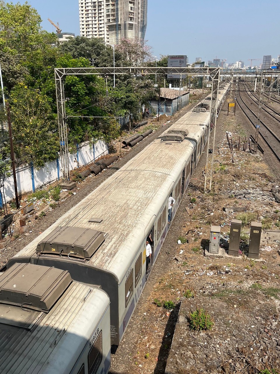 Indien - Mumbai - Pendlerzug
