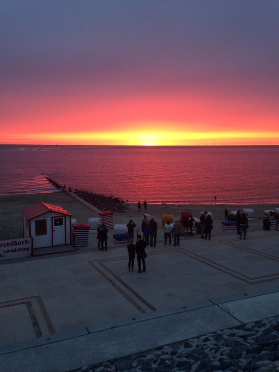 Deutschland - Borkum - A little bit northlight. ONCE again! 
It's 21.15 o'cöock. Sunset.  for half an hour....Amazing!  